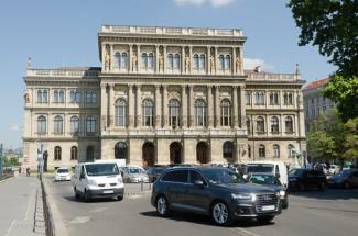 Az Akadémia budapesti székháza. Bajomi Bálint felvétele.